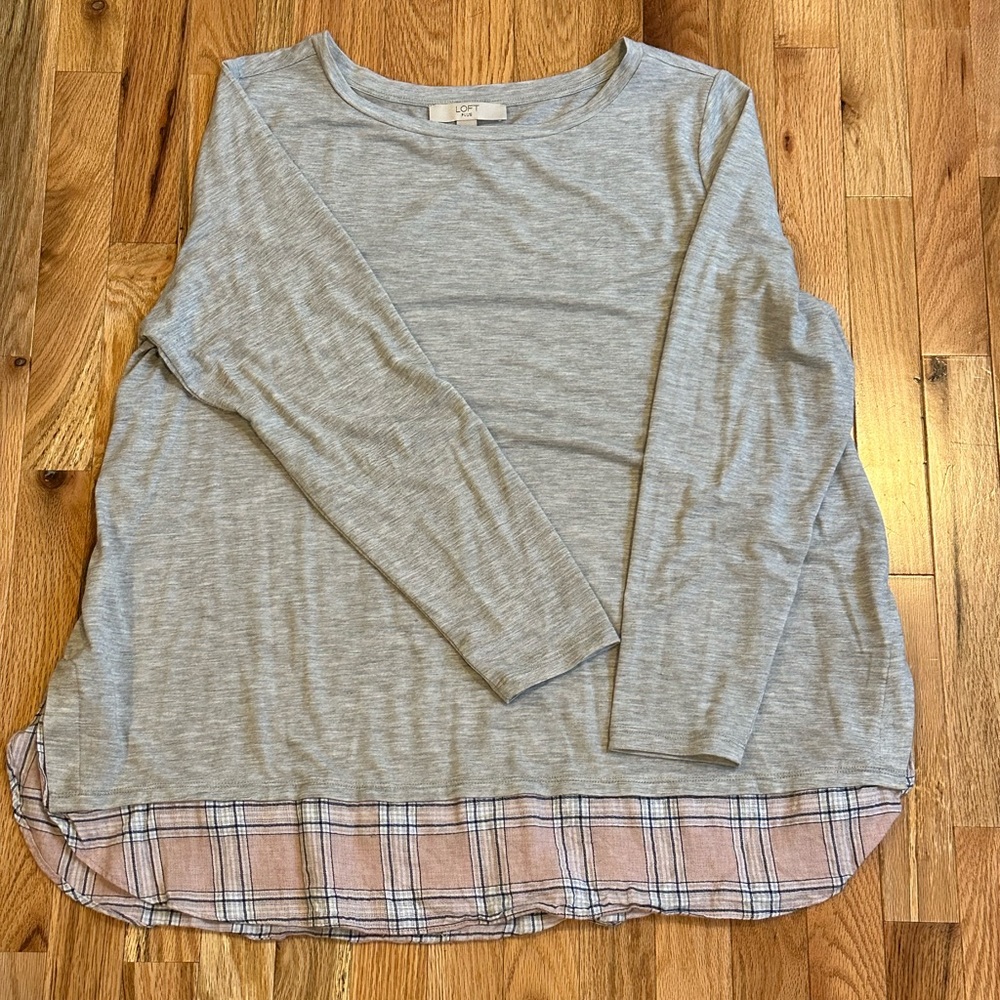 LOFT Plus Gray Long Sleeve Shirt - Size 20/22